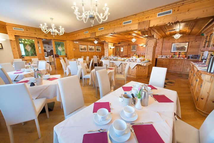 Dining 50 of 65