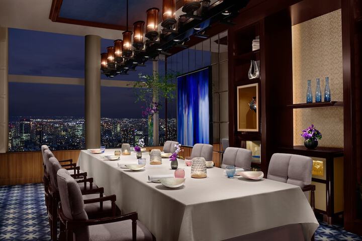 Dining 51 of 75