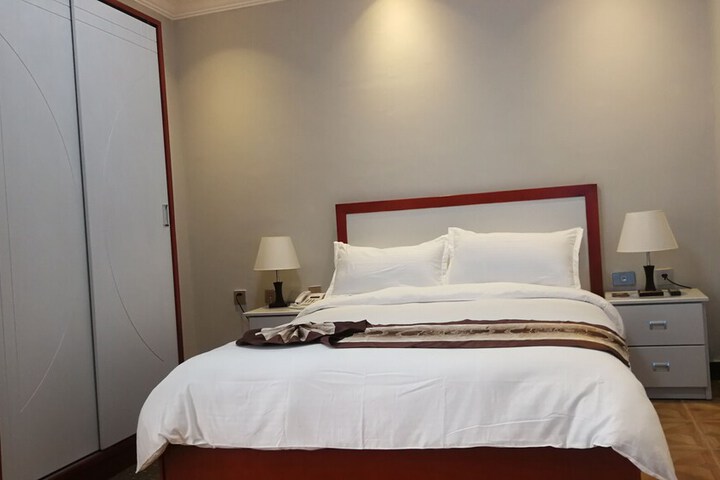 Room 7 of 25