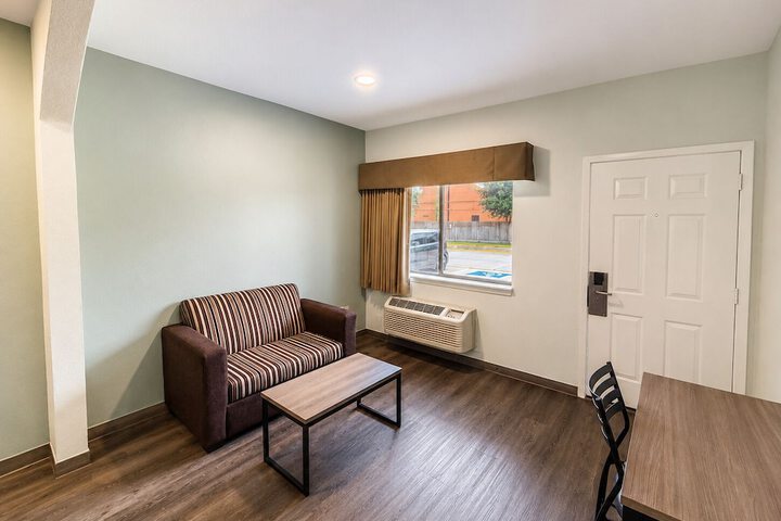 Room 13 of 24