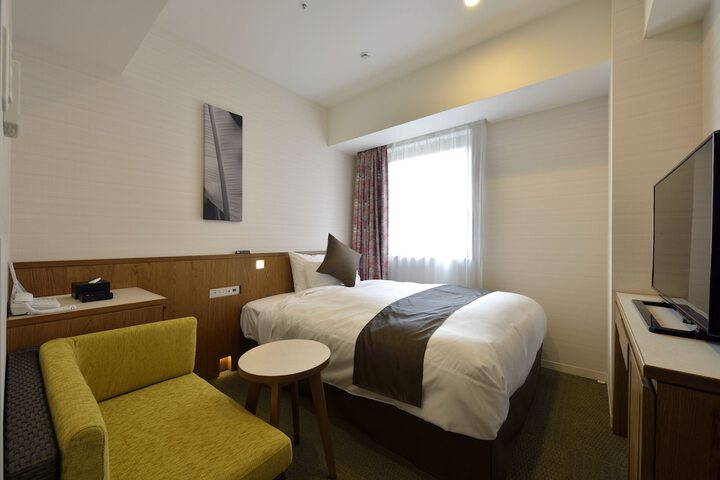 Room 14 of 104