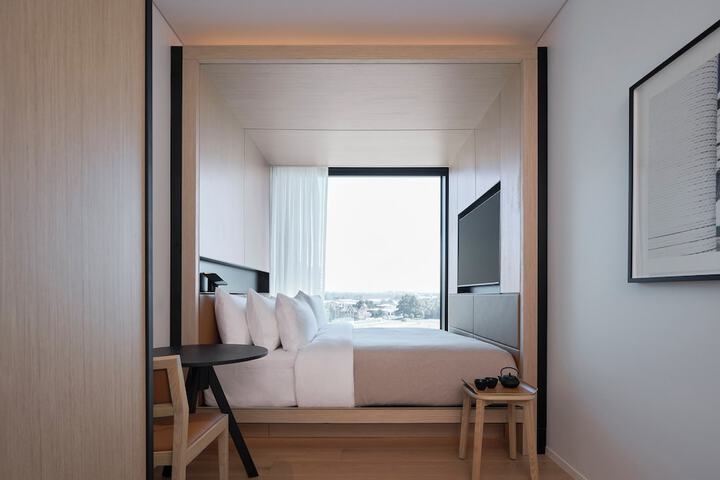 Room 4 of 36