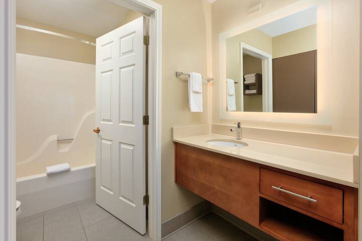 1 Bedroom Suite Mobility Accessible Roll in Shower (20 of 30)