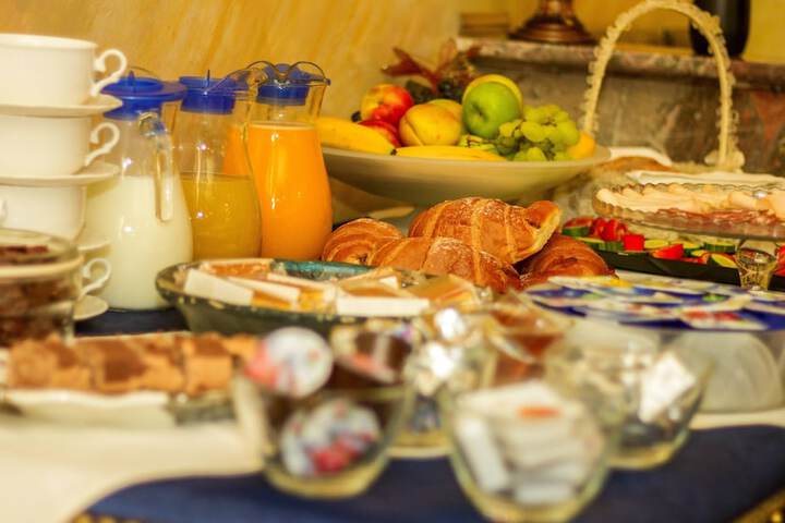 Breakfast/Coffee Service 36 of 40