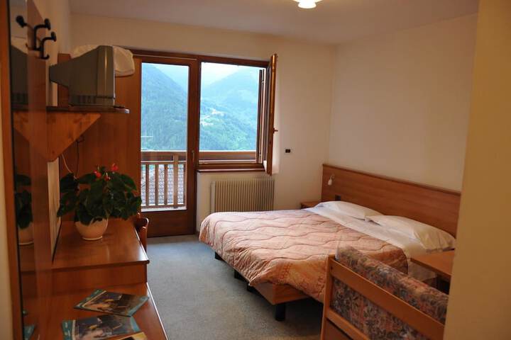 Room 7 of 24