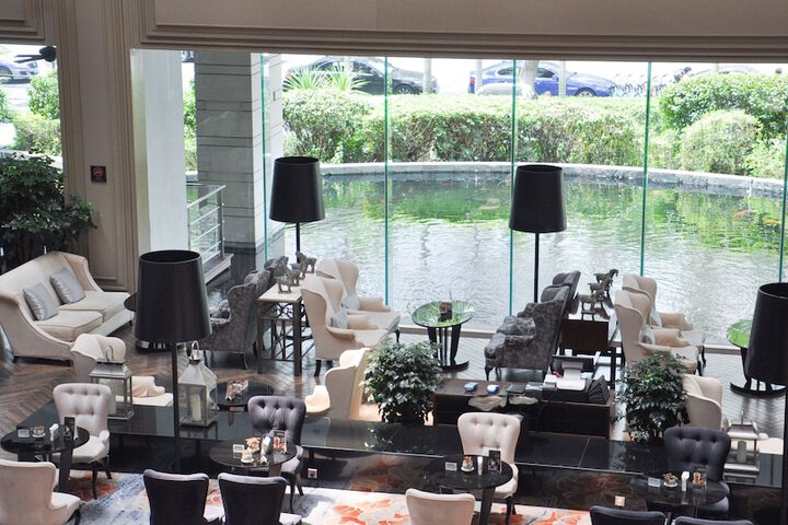 Entrance & Lobby