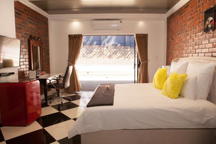 Room 22 of 62