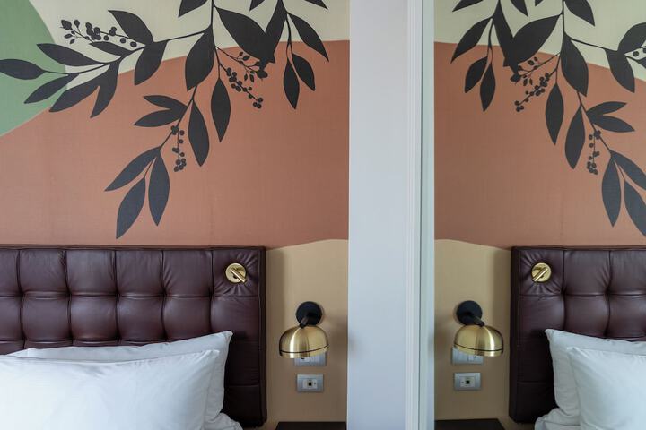 Room 6 of 35