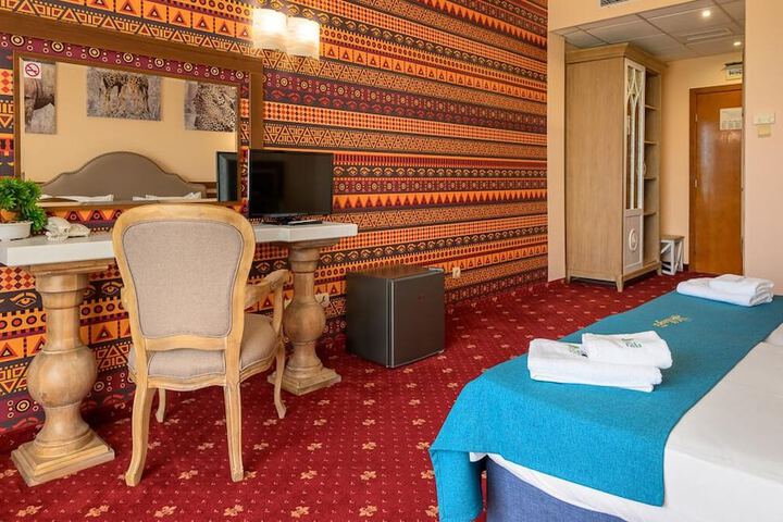 Room 45 of 98