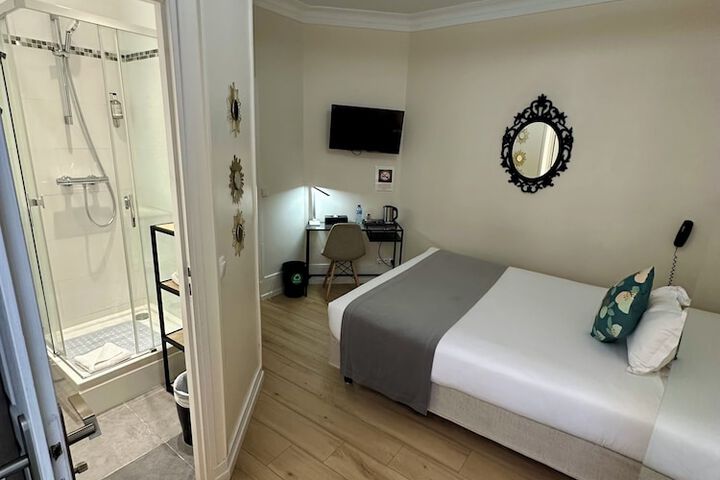 Room 16 of 85