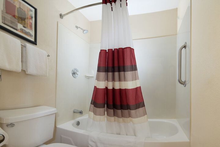 2 Double Beds (8 of 12)