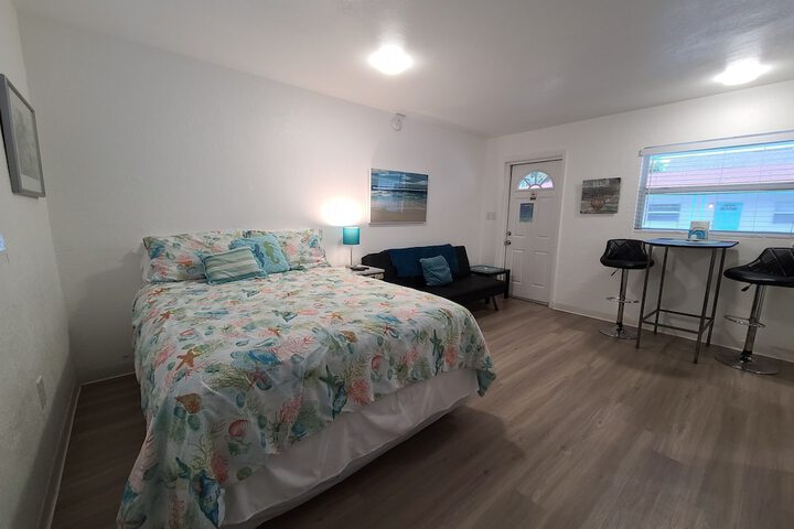 Room 18 of 166
