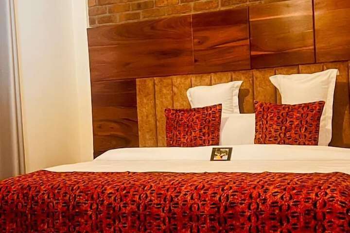 Room 6 of 23
