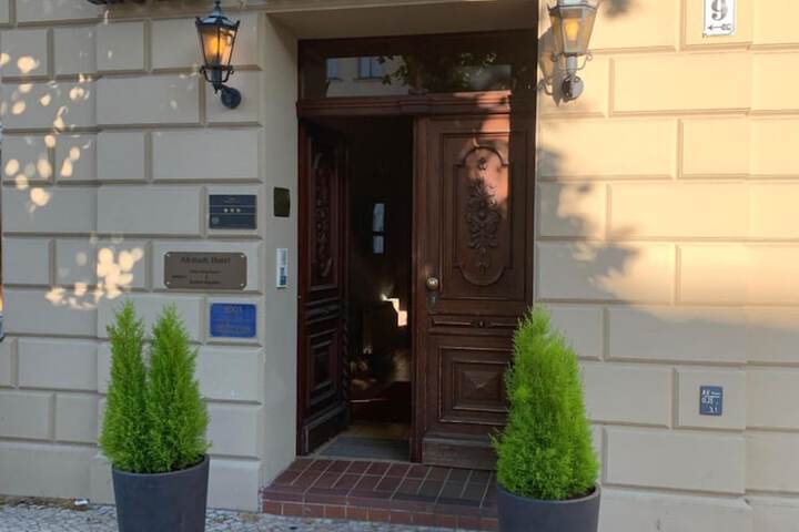 Hotel 70 of 71