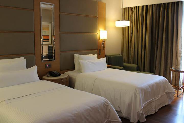 Room 12 of 85