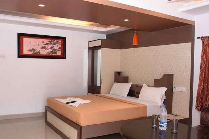 Room 4 of 24