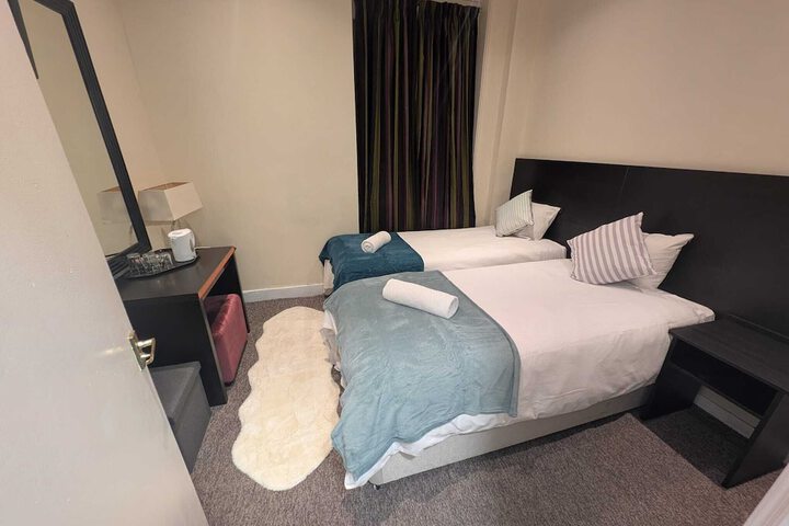Room 10 of 37