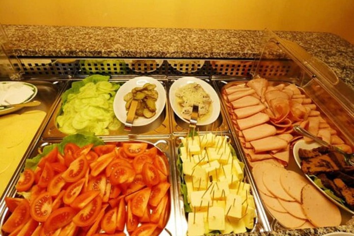 Dining 60 of 65