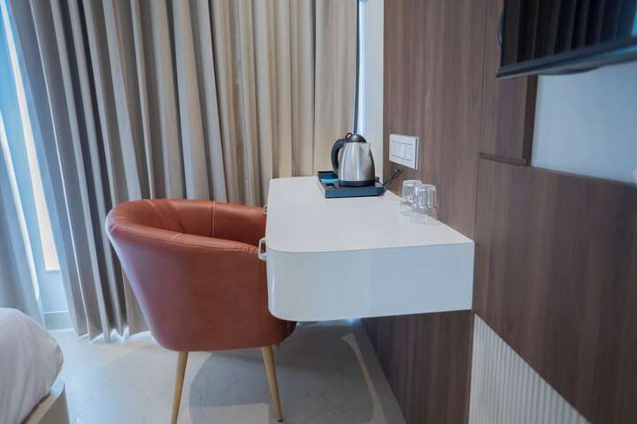 Room 16 of 34