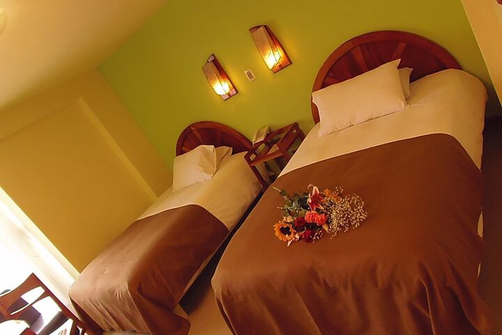 Room 4 of 24