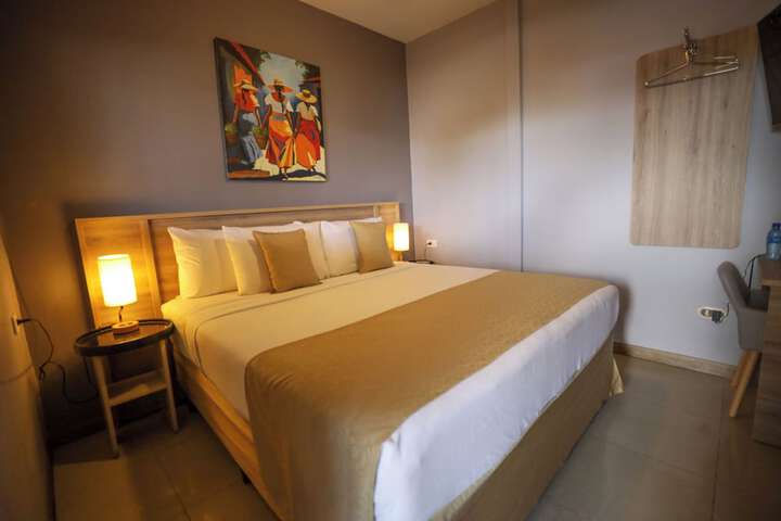 Room 8 of 21