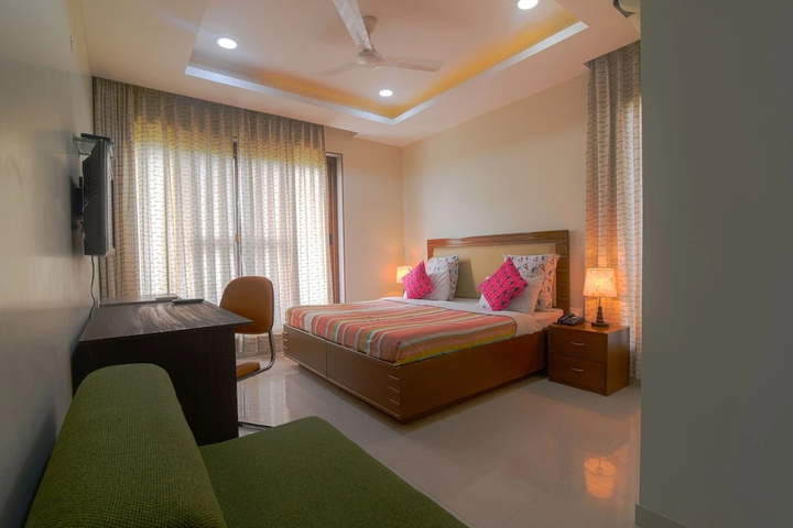 Room 5 of 20