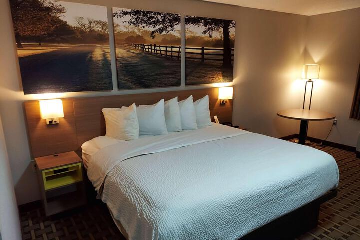 2 Queen Beds Accessible (3 of 8)