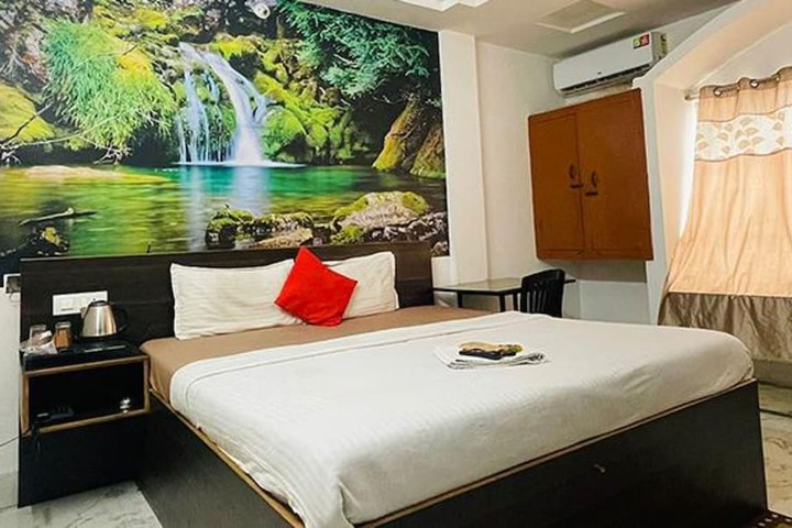 Room 11 of 19