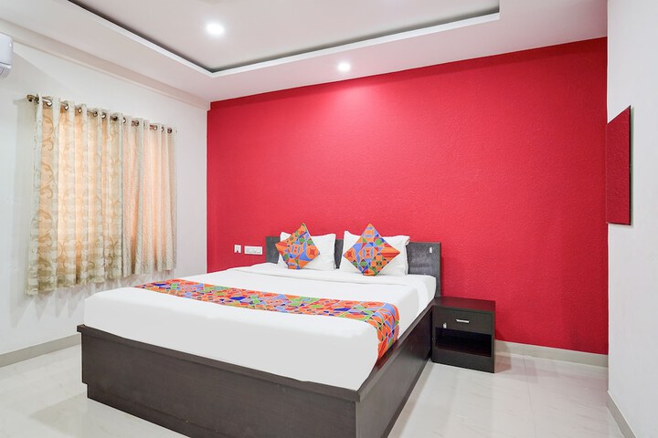 Room 15 of 33