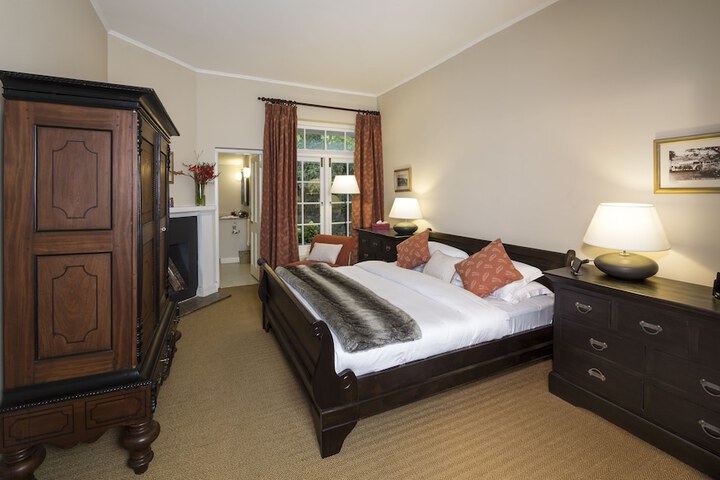 Room 3 of 28