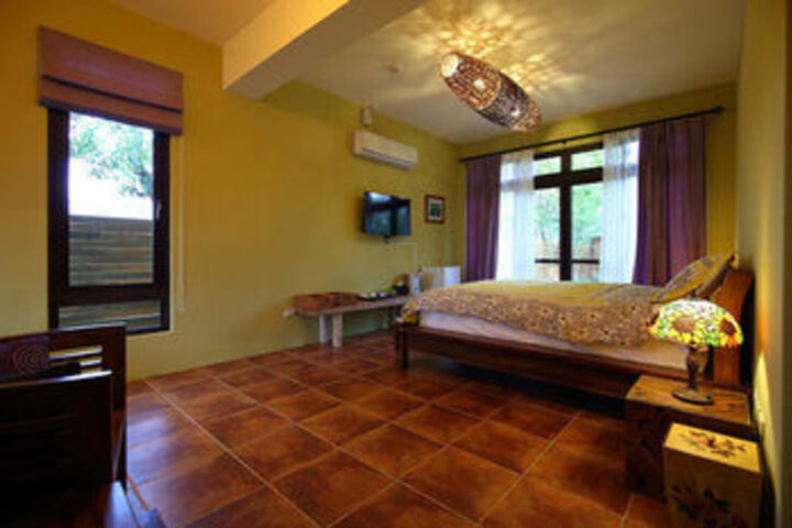 Room 25 of 53