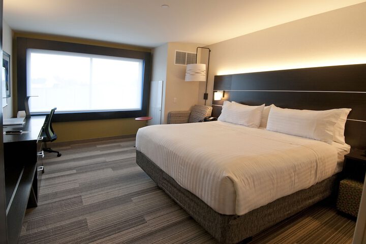Room 4 of 35
