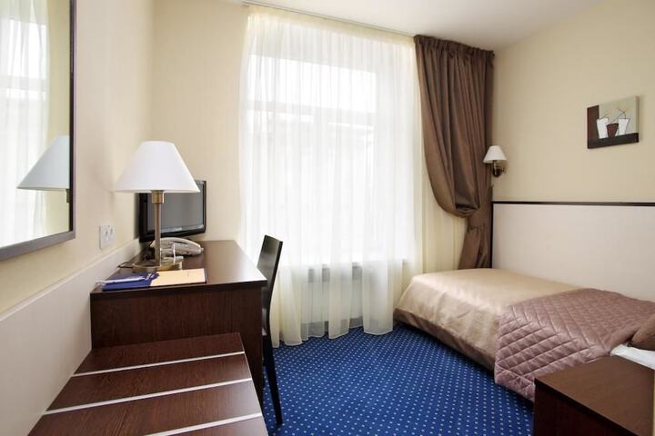 Room 6 of 55
