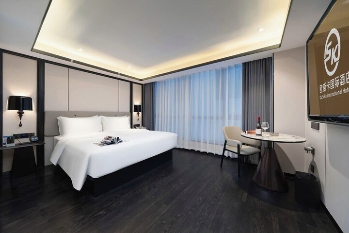 Room 9 of 45