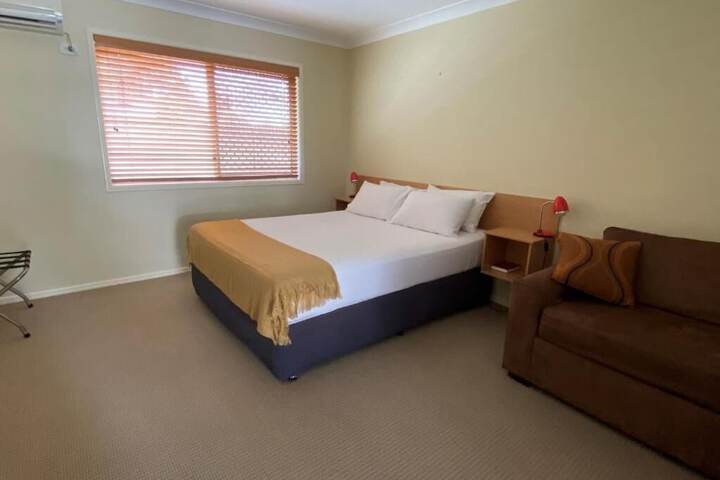 Room 9 of 35