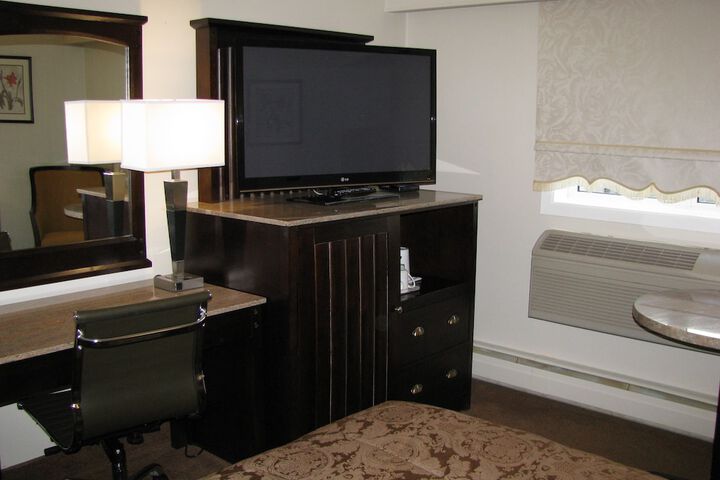 Room 16 of 33