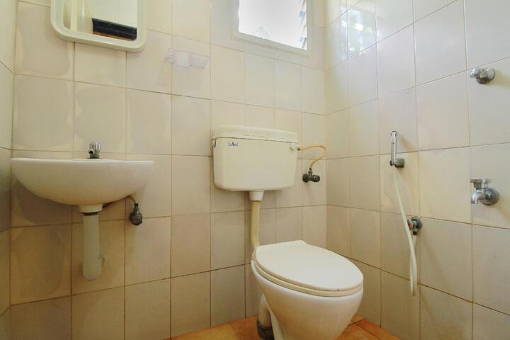 Room 2 of 18
