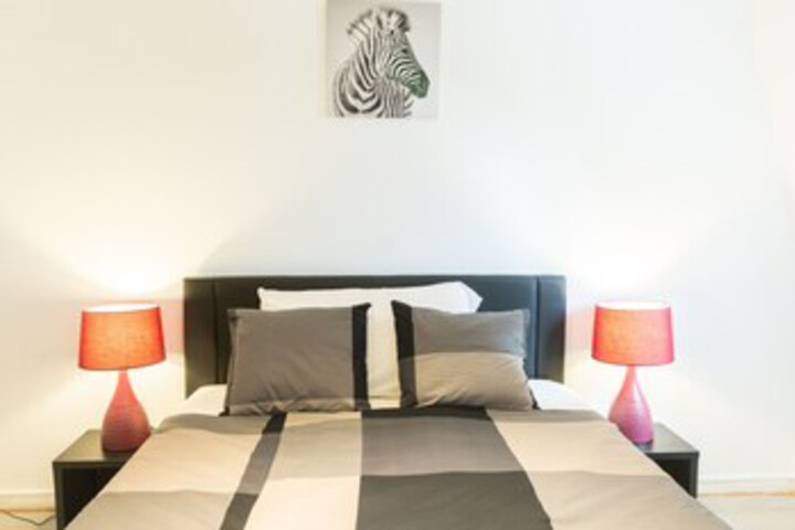 Room 7 of 18
