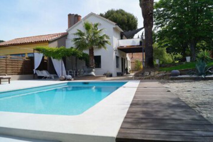 Pool Hotel