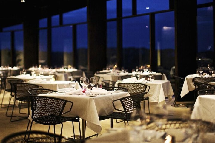 Dining 15 of 37