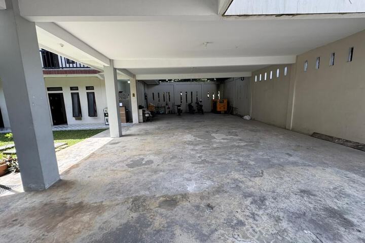 Property Grounds 14 of 17