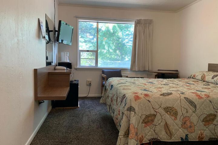 Room 8 of 32