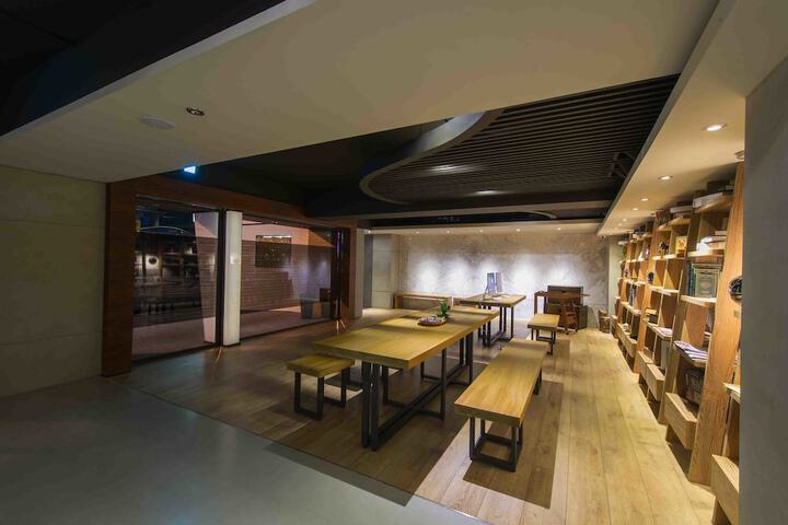 Guest Lobby