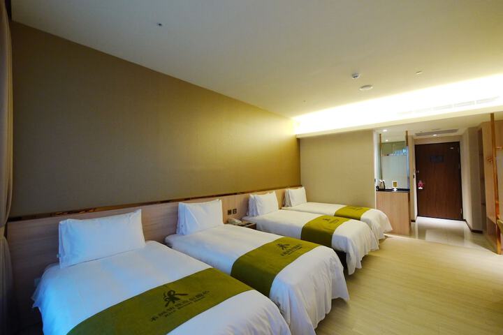 Room 10 of 52