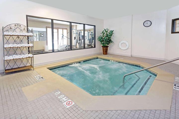 Pool Hotel