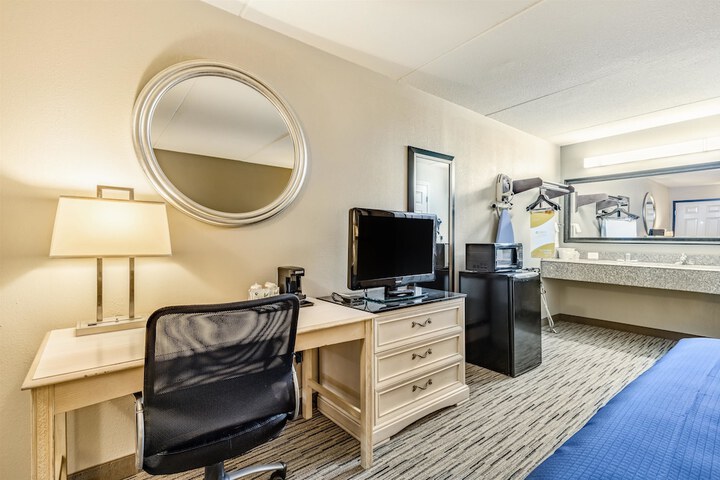 Room 8 of 24