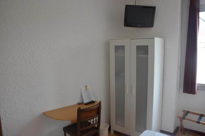 Room 11 of 49