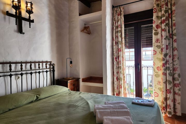 Room 4 of 36