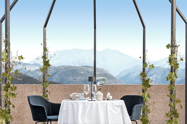 Dining 100 of 127
