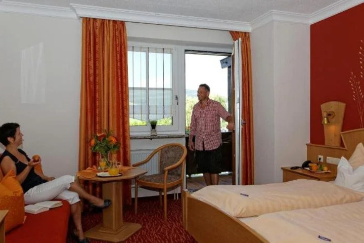 Room 7 of 37